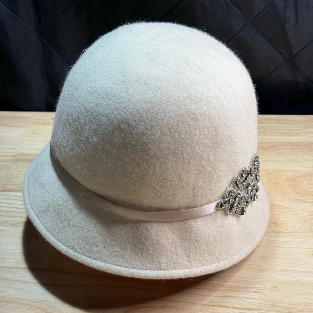 Pin and Needles 100% Wool ivory